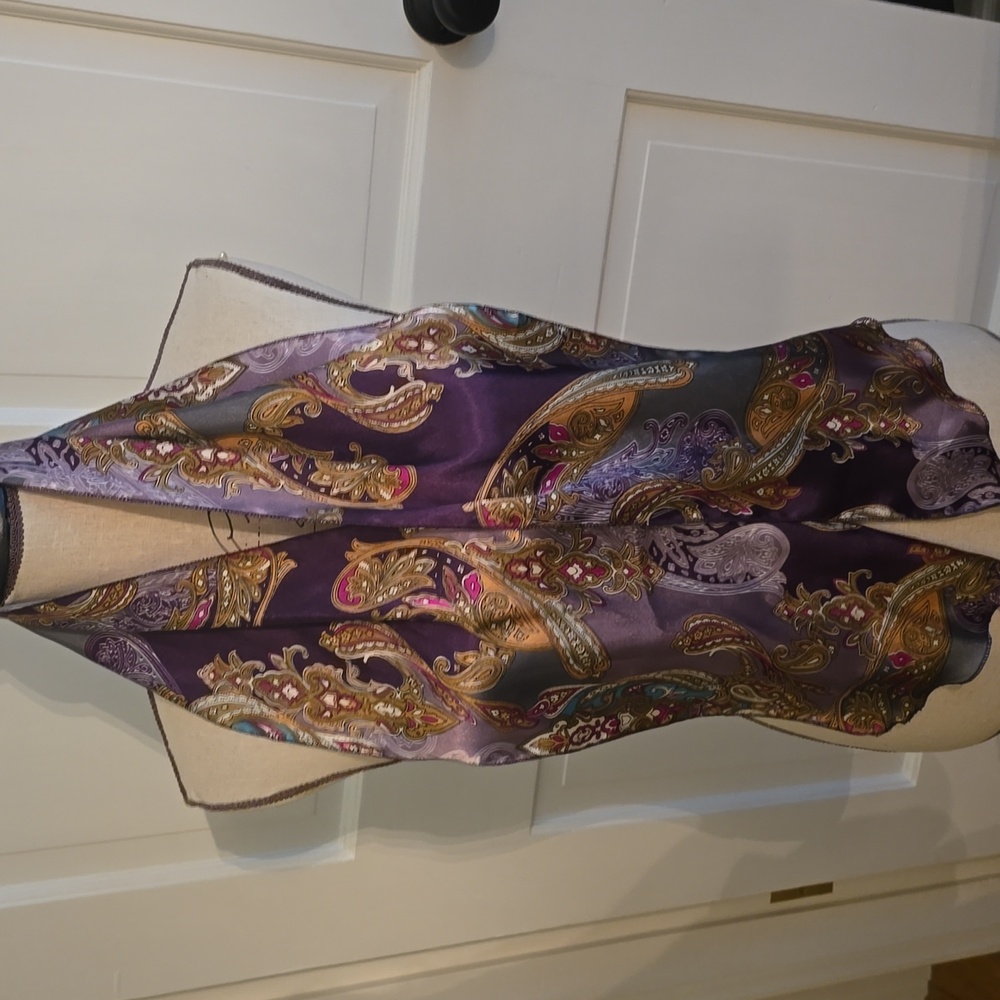 Elegant Vintage Paisley Scarf